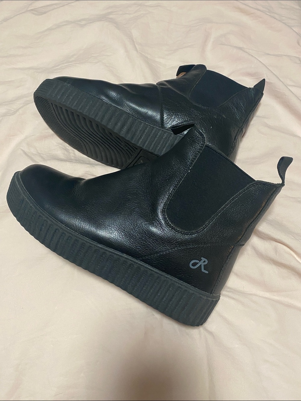 RELIGIOUS COMFORT Bubba Run Faux Shearling lined Chelsea Boot Size 9